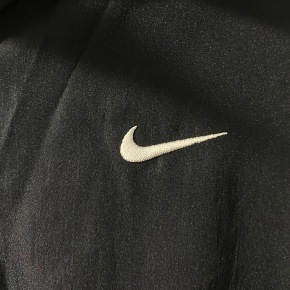 Nike Windbreaker - Picture 4 of 4